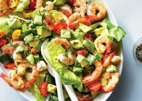 طريقة عمل سلطة الجمبرى بالخضار