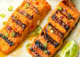 طريقة عمل السلمون المشوي بصوص الباربيكيو