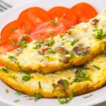 طريقة عمل بيض بالفطر