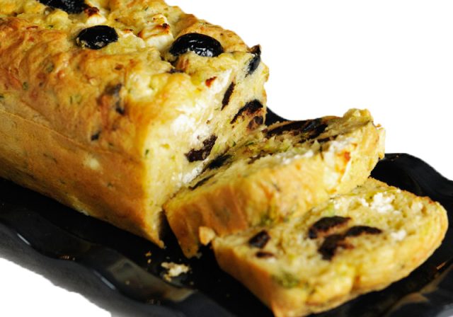 طريقة عمل كيك مالح بالجبن والزيتون