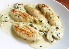 طريقة عمل صدور الدجاج المشوية بصوص الجبنة