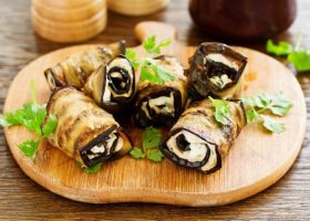 طريقة عمل رولات الباذنجان بالجبن