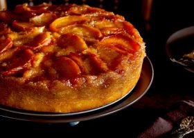 طريقة عمل كيكة الدراق المقلوبة