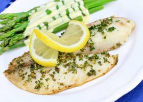 طريقة عمل السمك والبطاطس بالليمون