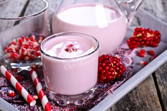 طريقة عمل مشروب الرمان بالحليب