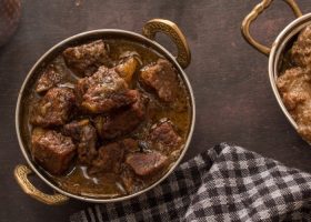 طريقة عمل كباب حلة بالبصل والثوم