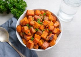 طريقة عمل قطع الدجاج بالقرع والجزر