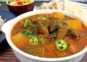 طريقة عمل بامية بالبطاطس