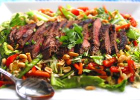 طريقة عمل سلطة الستيك بالخس الصحية