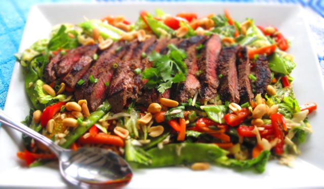 طريقة عمل سلطة الستيك بالخس الصحية