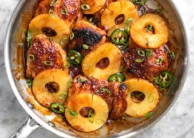 طريقة عمل صدور الدجاج بعصير الأناناس