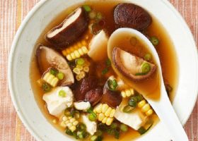 طريقة عمل شوربة صينية بالخضار