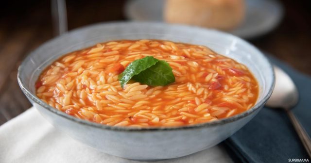 طريقة عمل لسان عصفور باللحم والصلصة