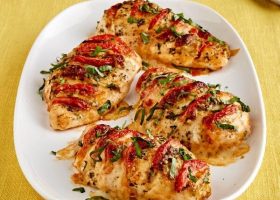 طريقة عمل صدور الدجاج المحشية بالجبن