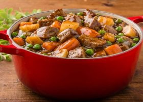 طريقة عمل اللحم بالبصل والخضار