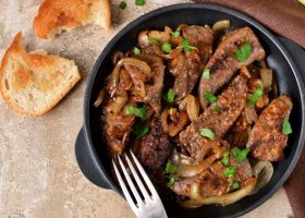 طريقة عمل شرائح اللحم بالثوم والصويا صوص