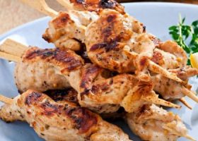 طريقة عمل صدور الدجاج المشوية على الفحم