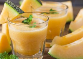 طريقة عمل عصير الشمام بالزبادي