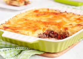 طريقة عمل قالب اللحم المفروم  بالبطاطس البيوريه