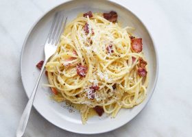 طريقة عمل سباجيتي الكاربونارا الإيطالية