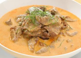 طريقة عمل قطع اللحم بحليب جوز الهند