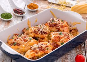 طريقة عمل صدور الدجاج بالجبن الشيدر