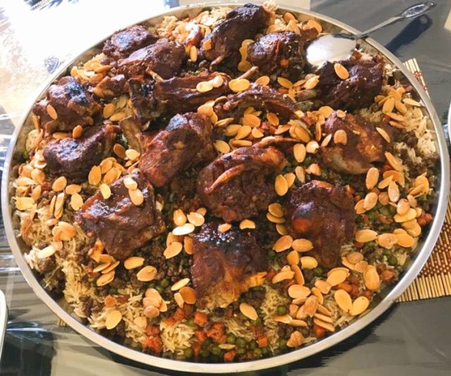 طريقة عمل اوزي باللحم والبازيلا