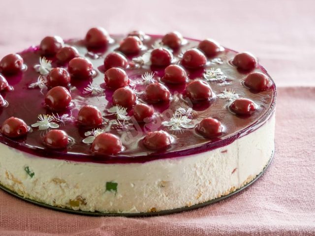 طريقة عمل كيك الكرز طبقات