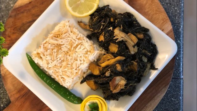 طريقة عمل ملوخية بالدجاج والتمر