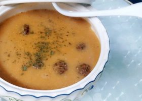 طريقة عمل شوربة عدس مع الكفتة