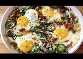 طريقة عمل مخلمة بيض ولحم