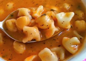 طريقة عمل شوربة المانتي التركية