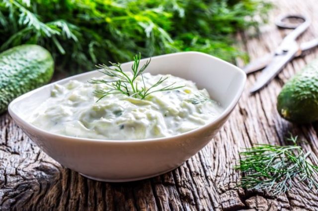 طريقة عمل سلطة لبن وخيار