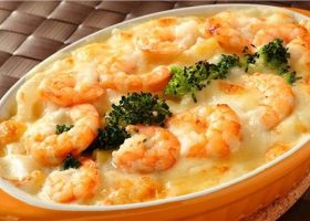 طريقة عمل الجمبري بالجبن البارميزان