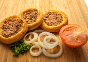 طريقة عمل اللحم بالعجين السوري