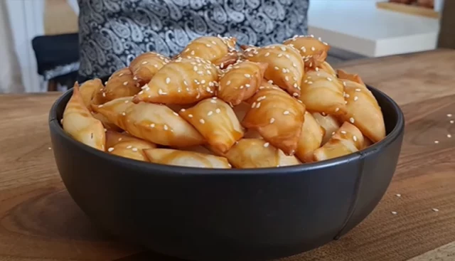 طريقة عمل مخدات رمضان المعسلة