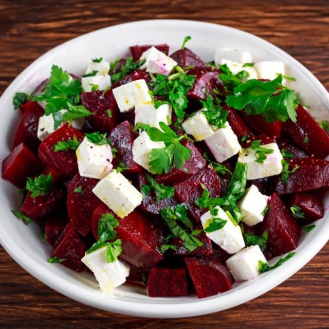 طريقة عمل سلطة الشمندر المسلوق