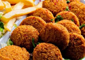 طريقة عمل فلافل الحمص بالفرن