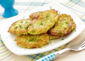 طريقة عمل عجة الكوسا الشامية