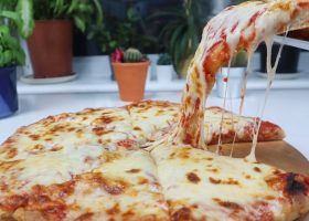 طريقة عمل بيتزا الترانشو الإيطالي