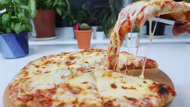 طريقة عمل بيتزا الترانشو الإيطالي