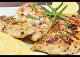 طريقة عمل صدور الدجاج بالروزماري