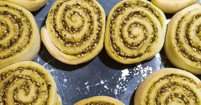 طريقة عمل فطائر رول الزعتر