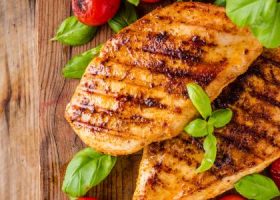 طريقة عمل صدور الدجاج بالتوابل الإيطالية