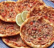 طريقة عمل اللحم بعجين بدبس الرمان