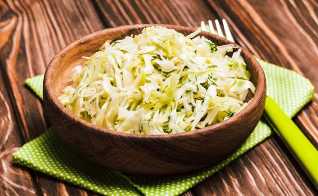 طريقة عمل سلطة الملفوف بالليمون