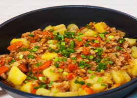 طريقة عمل اللحمة المفرومة بالخضار