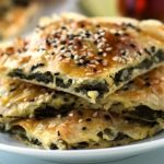 طريقة عمل بوريك بالسبانخ والجبنة