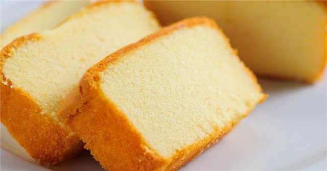 طريقة عمل كيكة الزبادي والبيض الاسفنجية