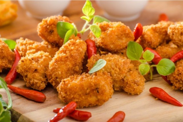 طريقة عمل دجاج مقلي بالصوص الحار